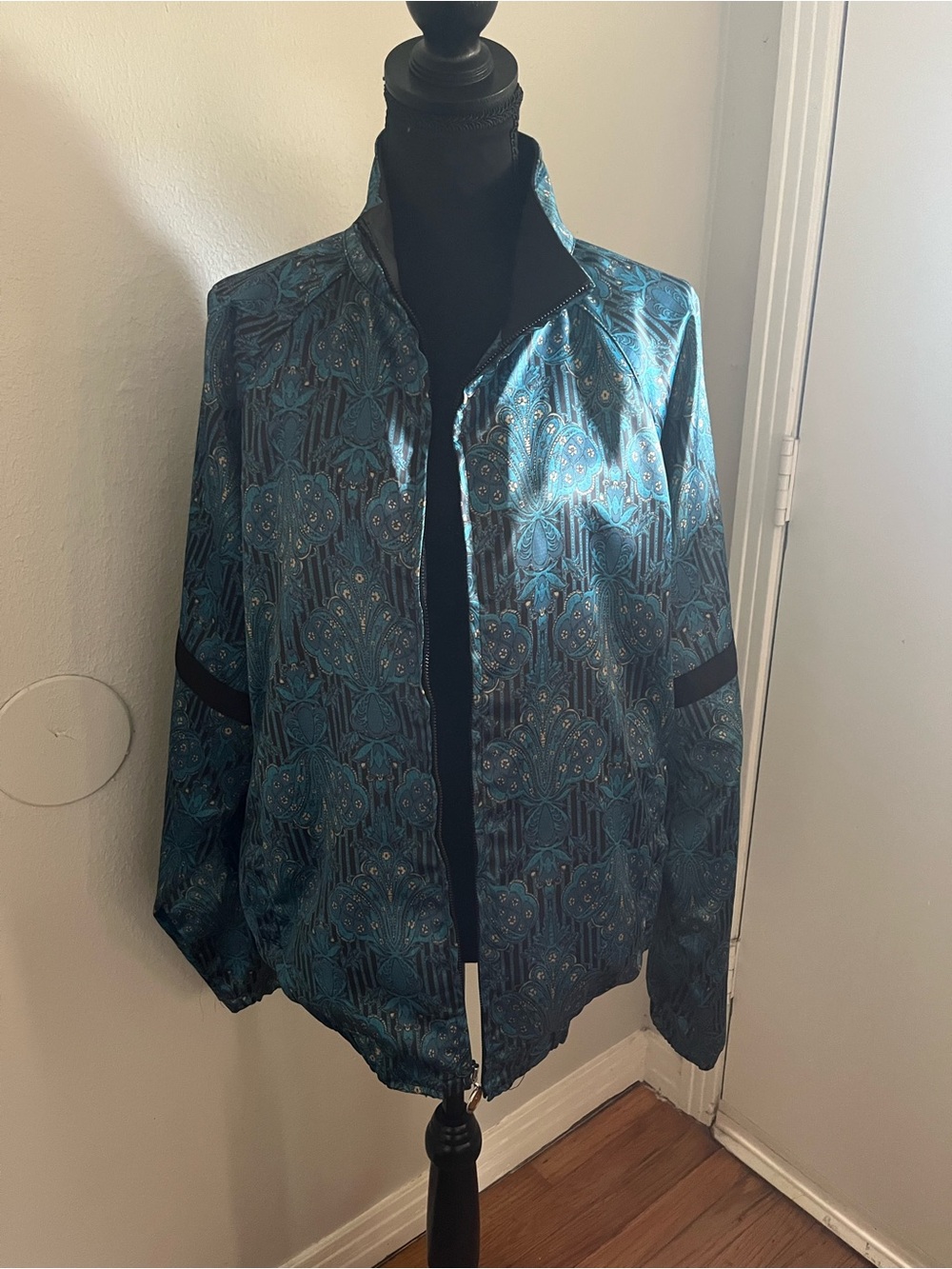 Urban Outfitters Men’s Blue Paisley Scarf Print Satin Bomber Jacket Size S